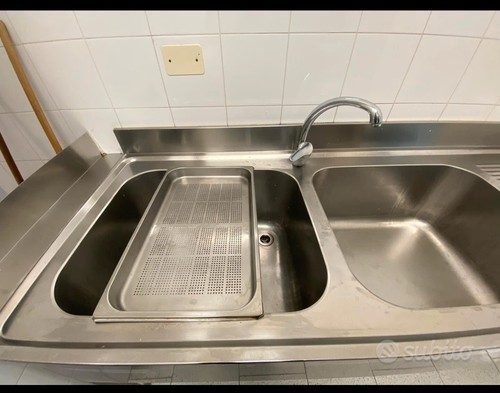 Lavandino professionale - , in